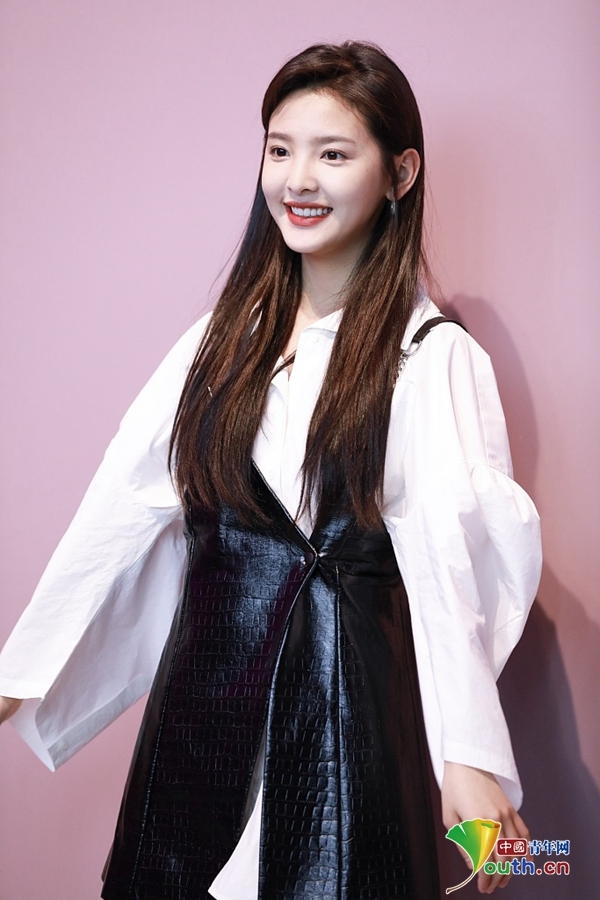 章若楠宋妍霏竟然是闺蜜？两人同框“营业”