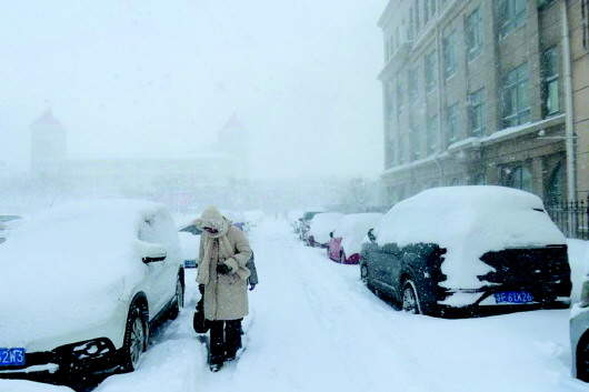 雪窝发威!烟台雪深53厘米创历史极值 大雪为何专挑烟威下?