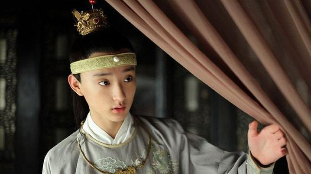 于小彤陈小纭宣布分手|遗憾收场！于小彤陈小纭宣布分手 或与于小彤深夜密会网红狂欢有关