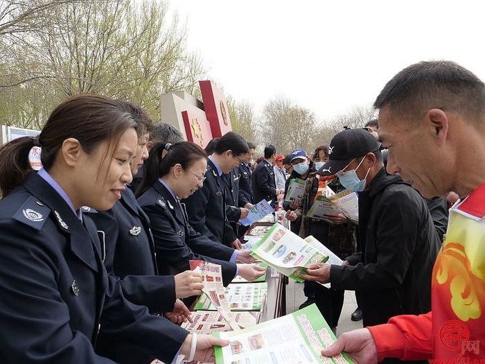 济南市水政监察支队联合济南黄河河务局等三家单位组织“贯彻实施黄河保护法 携手共护母亲河”普法宣传活动