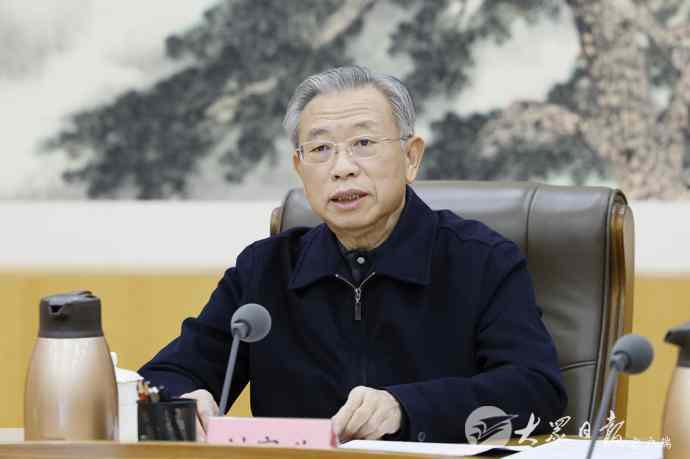 山东省委常委会召开会议