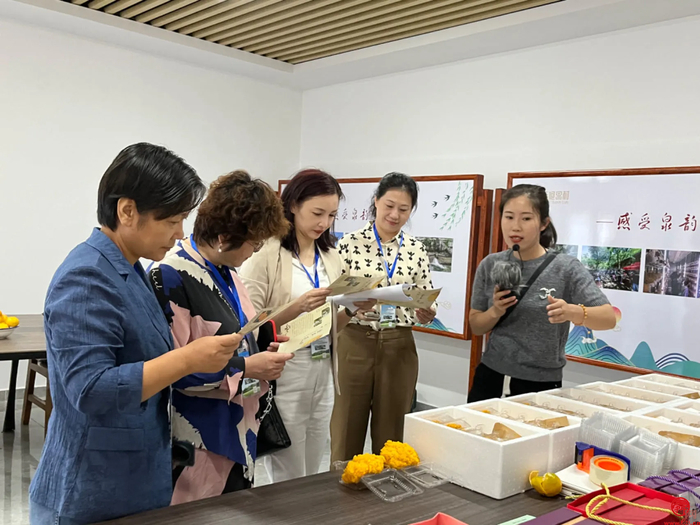 市政协围绕“挖掘乡村特色资源 力促乡村旅游提质升级”到历城区开展现场商量