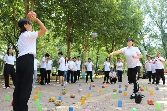 凝团队之力，扬未来之帆！这场教师团建精彩连连