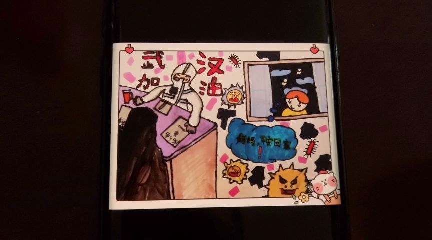 “妈妈，你到底什么时候回来？”这是儿子对她的灵魂拷问