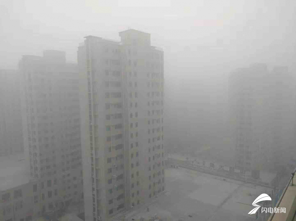 山东多地大雾持续 27-28日再迎大范围雨雪天气