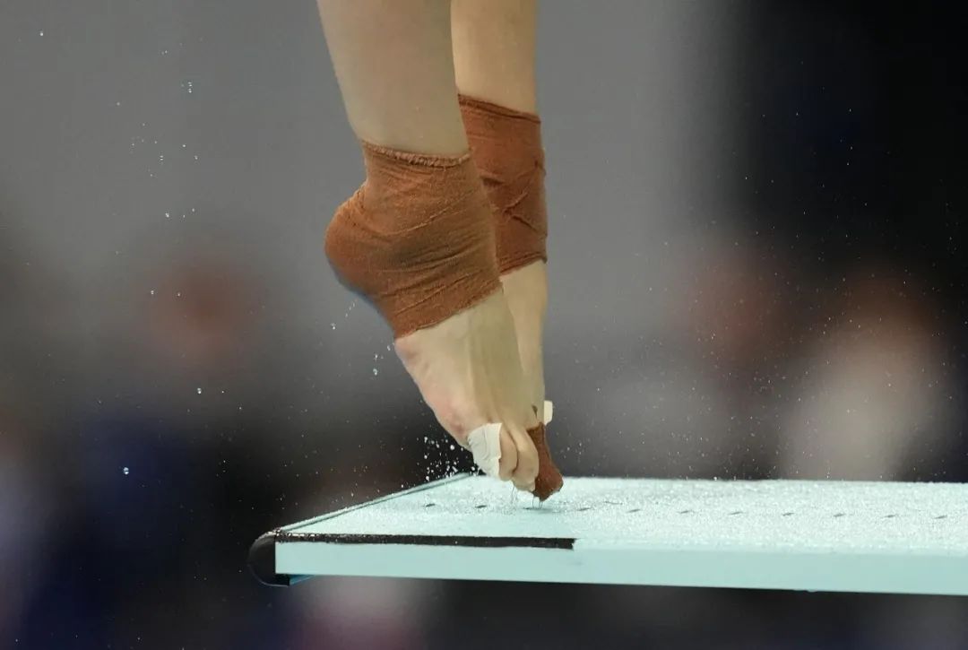 朱婷的手腕，肖若腾的眼神，施廷懋的绷带……