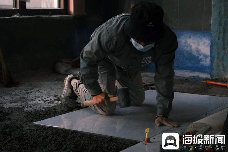 90后小伙干瓦工日薪两千元 7年从负债到买上一套房