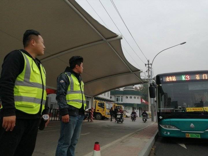 济南147条公交为“全马”调整，公交驾驶员和乘客这么说