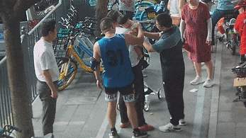 惊魂363秒！所有人都在盼着孩子哭出来