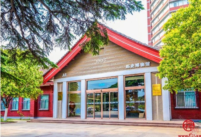 国家工业遗产 行走的思政课堂 济南二机床让工业“老面孔”变身工业旅游“新地标”