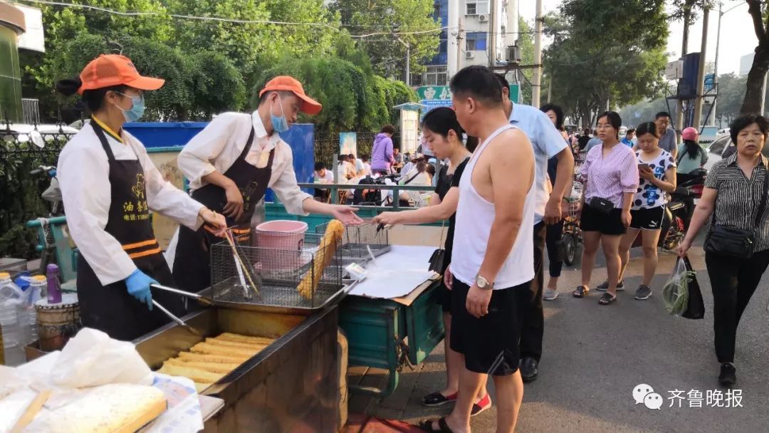 大学白读了?卖油条年入30万 济南