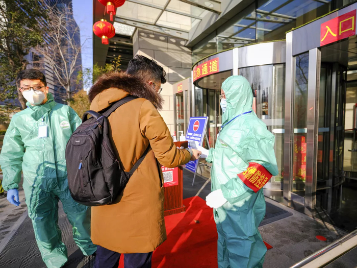 历下战‘疫’特写镜头④：守护楼宇战“疫”的“党员先锋”们