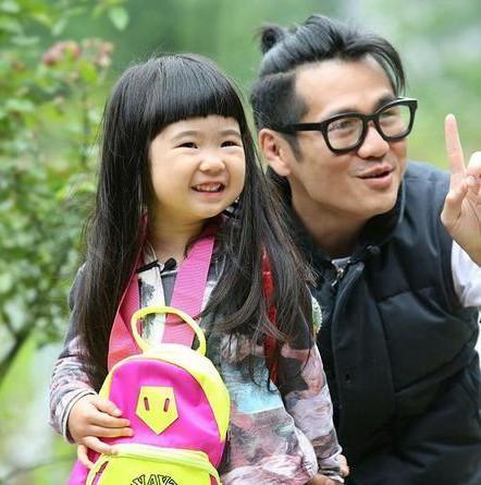 《爸哪》曹格儿女长大了!Grace颜值逆袭成