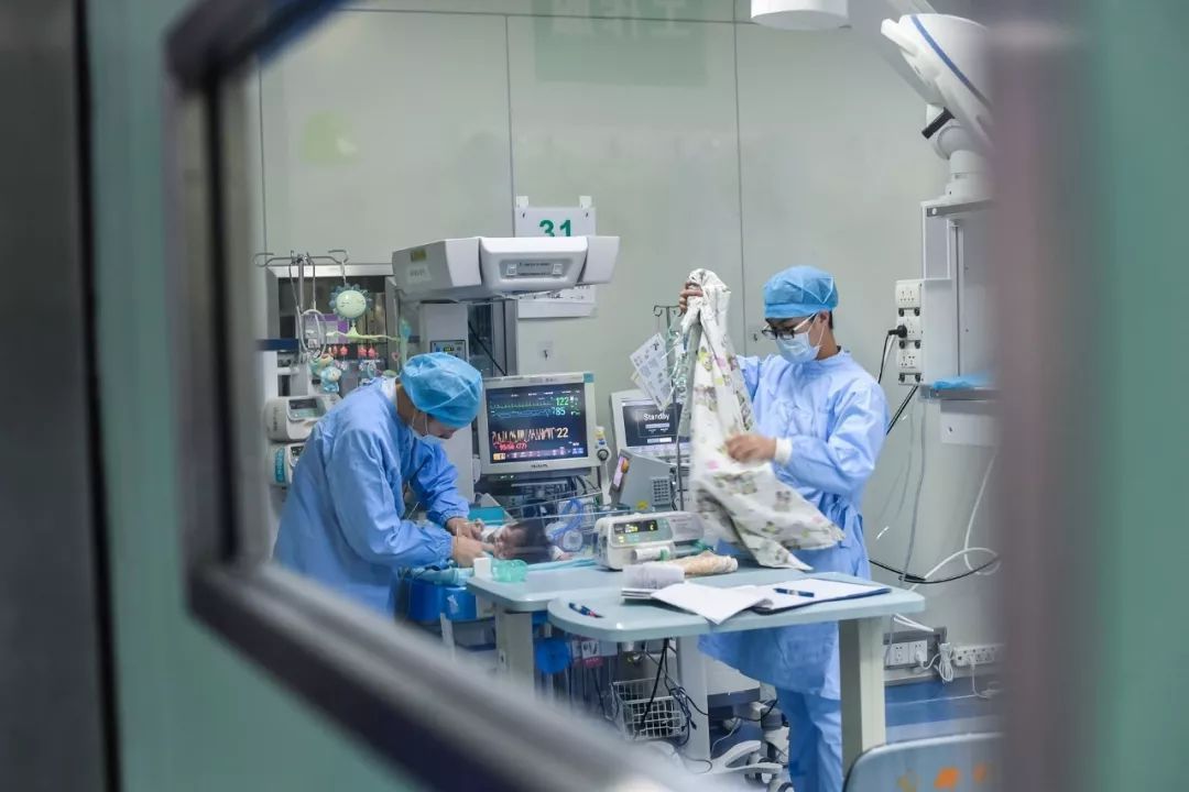 66天大女婴换上4岁男童心脏，创造的纪录令人泪朦胧