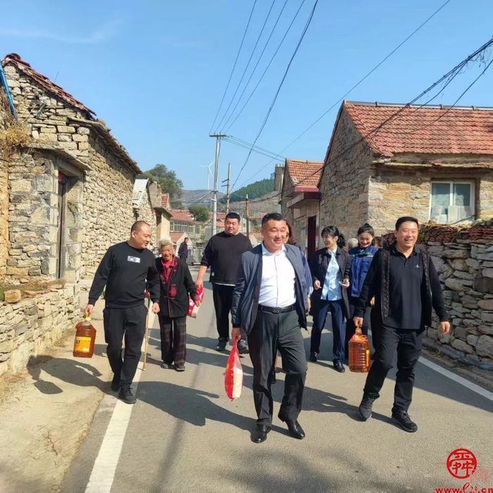 牵好“敬老线”，搭筑“温情桥”  官庄商会、新联会官庄分会联合开展重阳节走访慰问活动