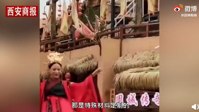 不是塑料做的？景区回应演员表演不倒翁设备断裂是怎么回事?