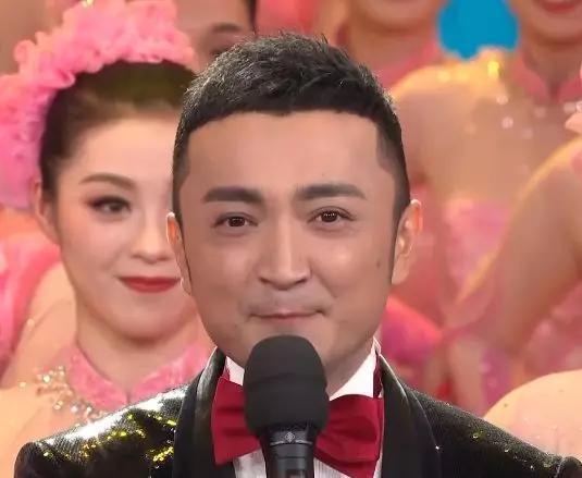 2020春晚主持人大换血阵容大胆 佟丽娅眉毛抢眼