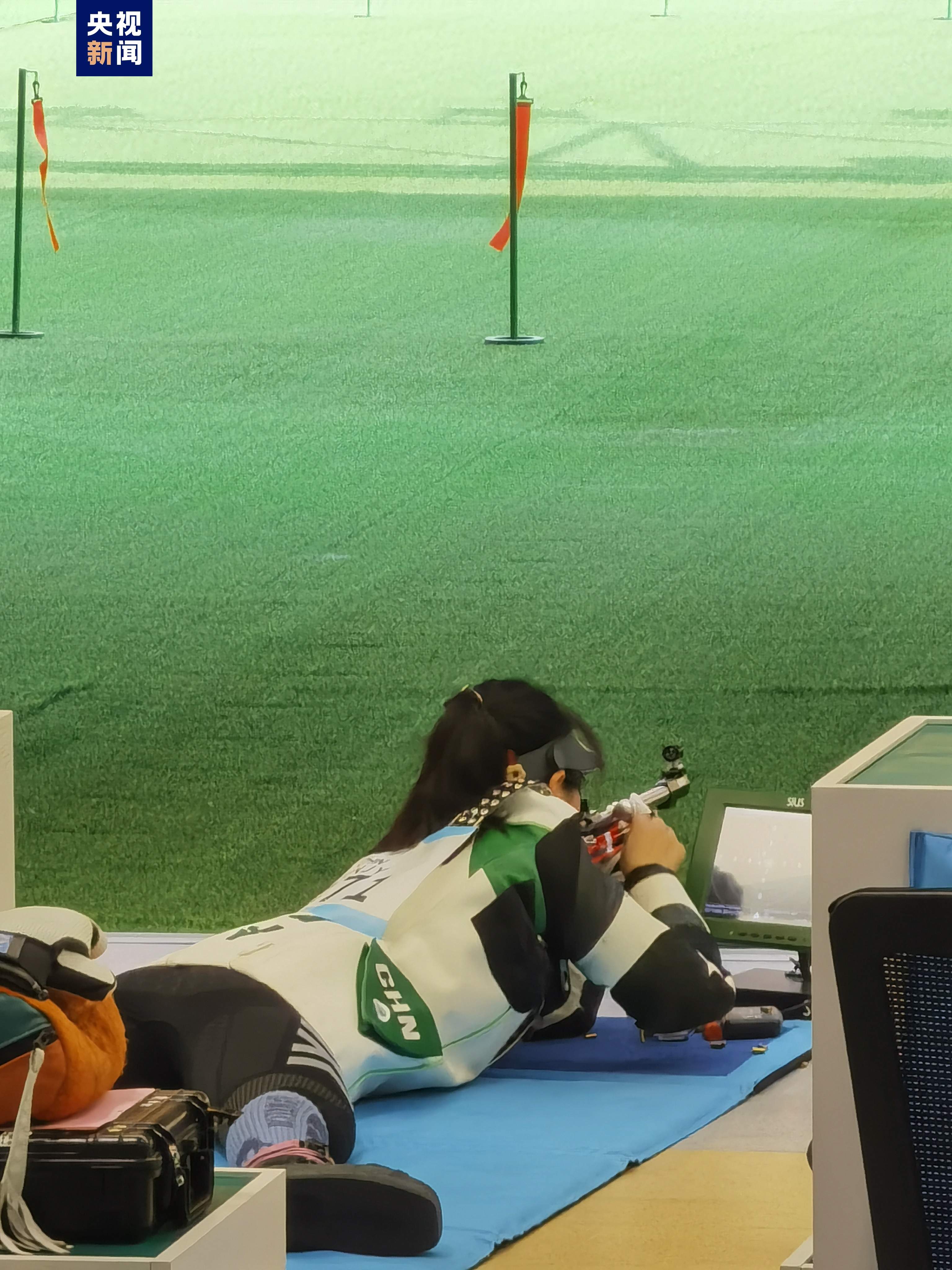 中国队夺得杭州亚运会射击女子50米步枪3种姿势团体金牌