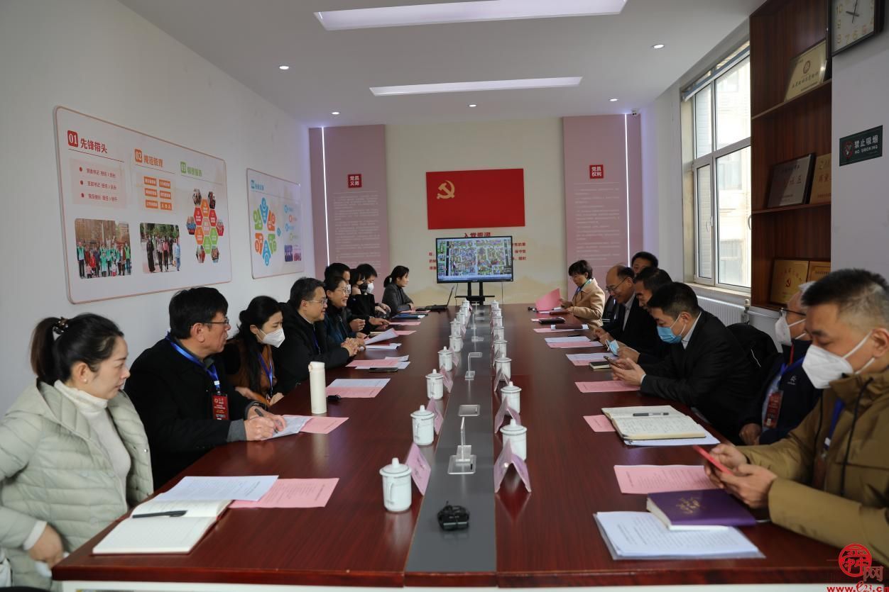 让“一刻钟便民生活圈”衔接家和城，“商量”调研组深入社区开展现场商量