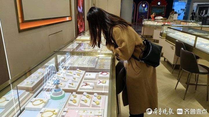金价热度依旧！元旦前济南黄金饰品消费增加