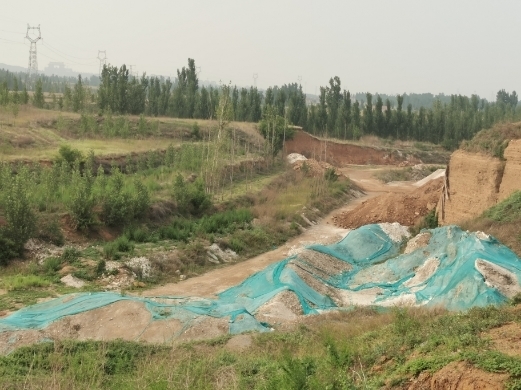 【啄木鸟在行动】章丘区埠村街道渣土裸漏堆积
