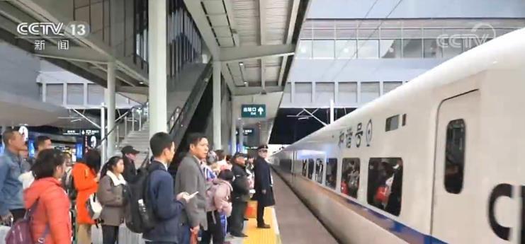 春运旅客发送量连续6天超千万 务工返乡专列陆续开行