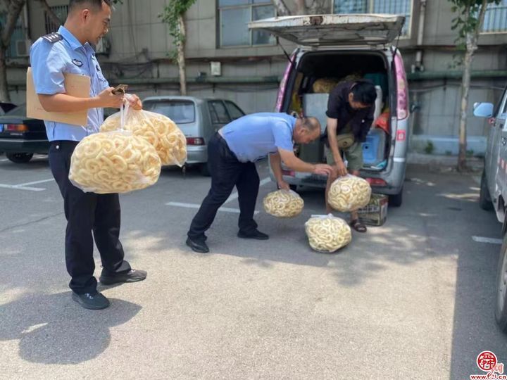 济南交警开辟新业务：报废车在交警队卖爆米花？