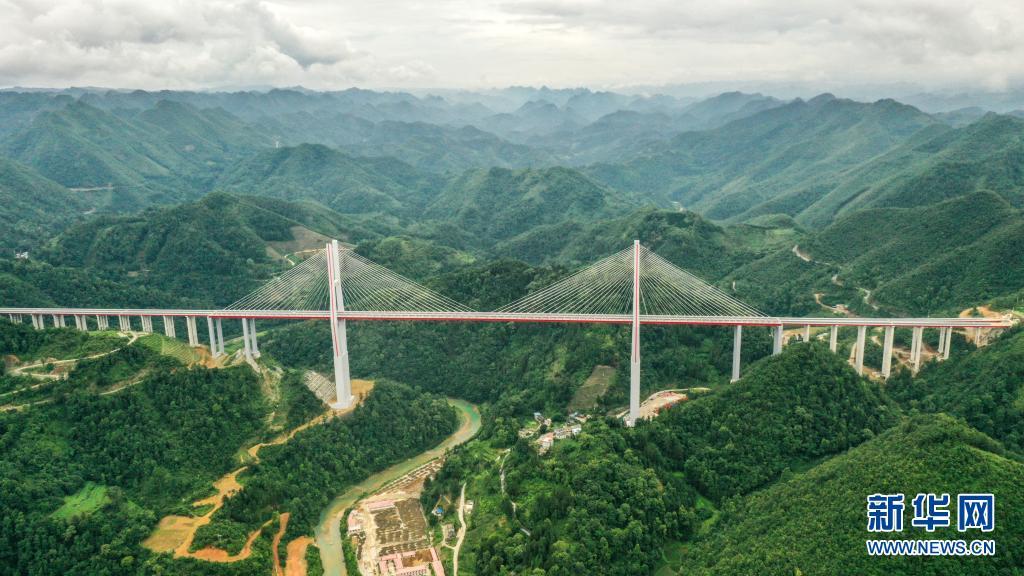 贵州都安高速公路建成通车