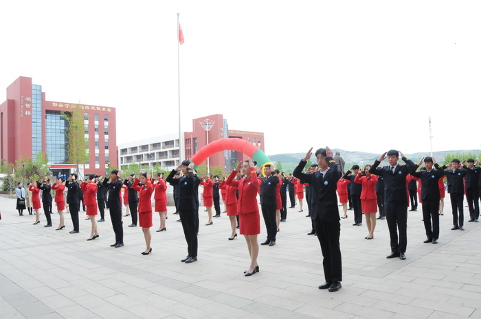 濟(jì)南市技師學(xué)院航空服務(wù)與維護(hù)系校企合作項(xiàng)目簽約