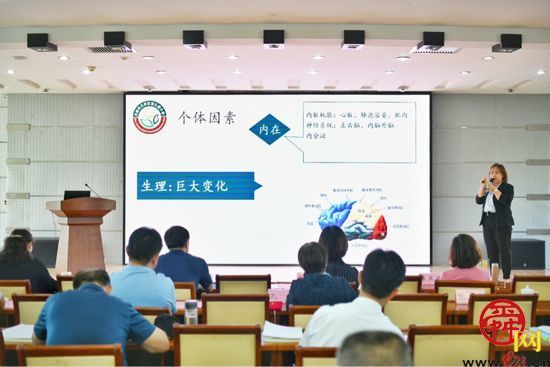 孩子做“小先生”家长做“大学员” 天桥e家家长学校成立！