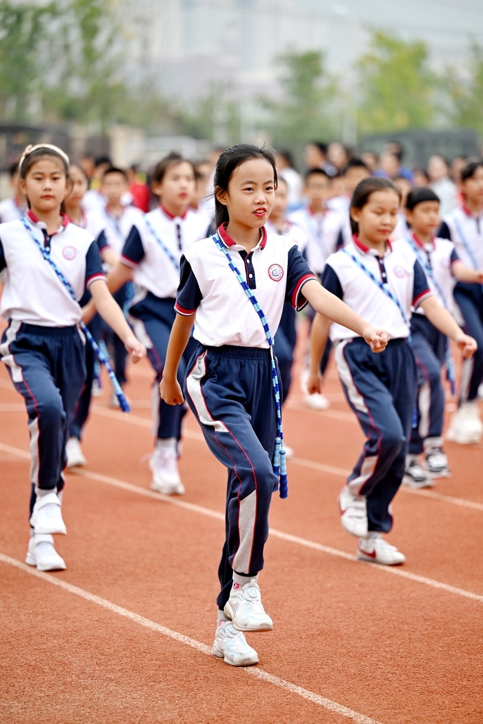 别眨眼！市中学子大片“上映”