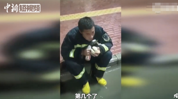 评论暖心！连吃12个包子消防员因病离职：养好身体再来不想放弃