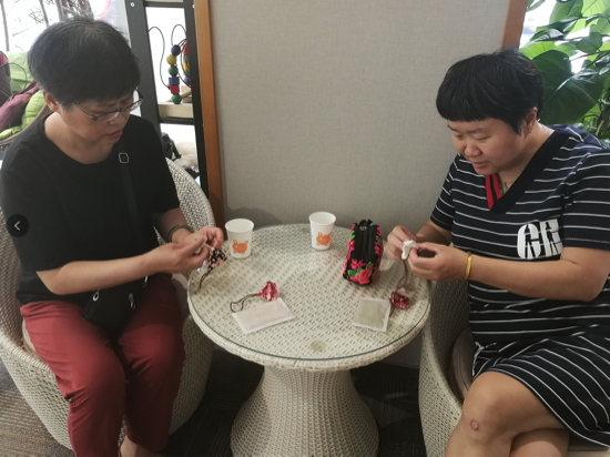 【网络中国节】燕山新居社区开展“多彩香囊庆端午”活动