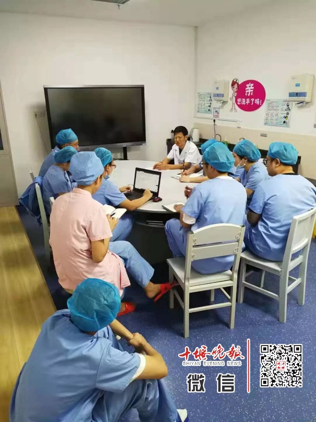 妈妈怀孕6个月产下巴掌大女婴！医生拍下14张照片，张张让人落泪……