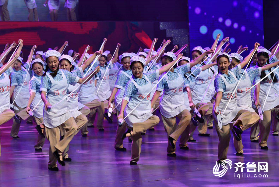 震撼！山东省庆祝新中国成立70周年文艺演出举行
