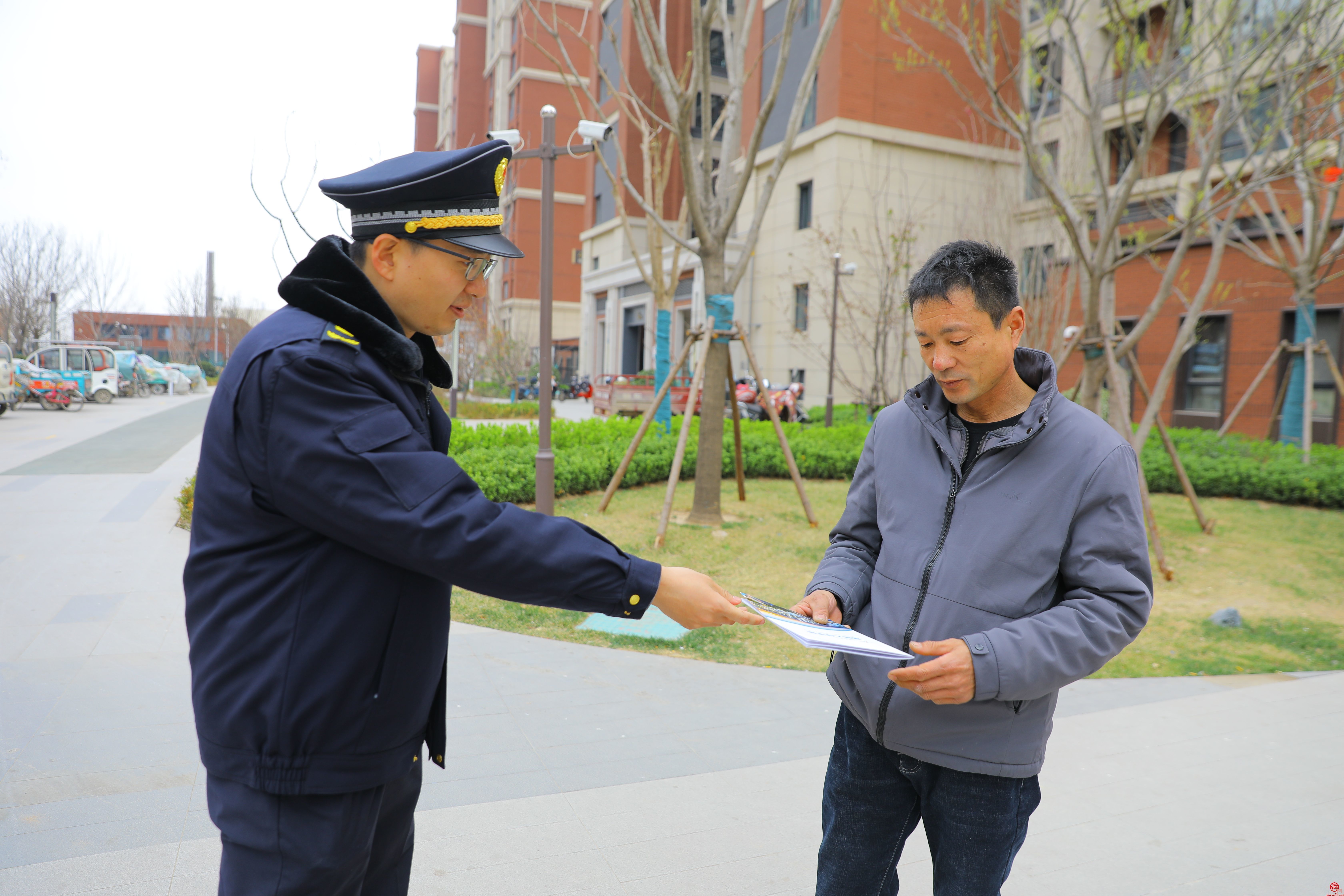 起步区开展普法进社区活动 打造家门口的“城管工作站”