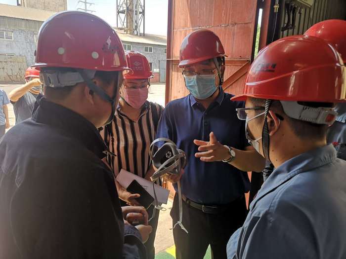 查隐患促平安 市安监支队进驻钢城区联合执法指导企业安全生产