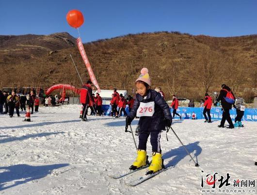 燃爆了！首届冰雪运动会滑雪比赛暨冰雪体验活动举办