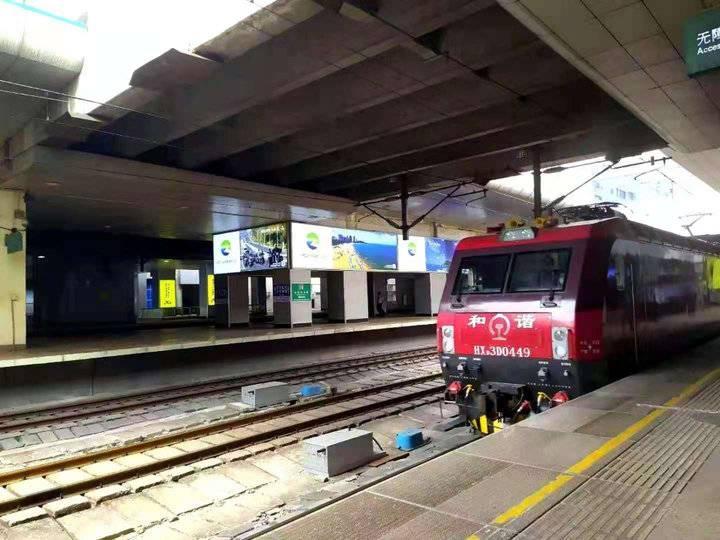 被困郑州50小时K15次列车安全抵济 全车1333人无人受伤