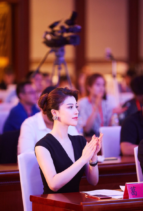 葛天舞台剧《小红和小明》潍坊大剧院首演