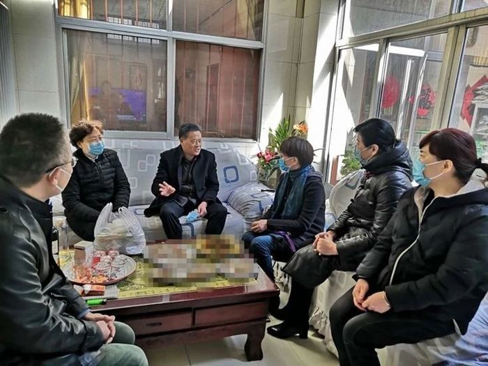 你在前方全力以赴,我在后方温暖守护！市四院赴滕州看望援鄂医疗队员李丽父母