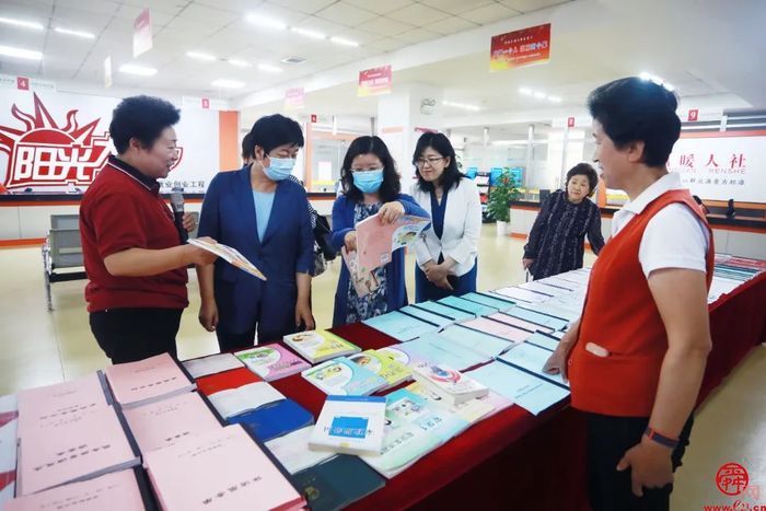 中国妇女杂志社副社长一行来济调研送课