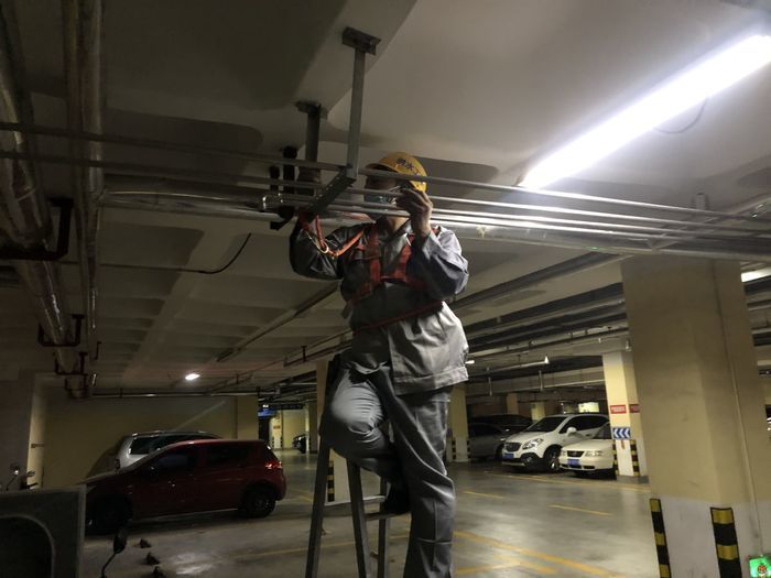 既有小区泉水直饮工程有“难点”？现场“商量”共求解