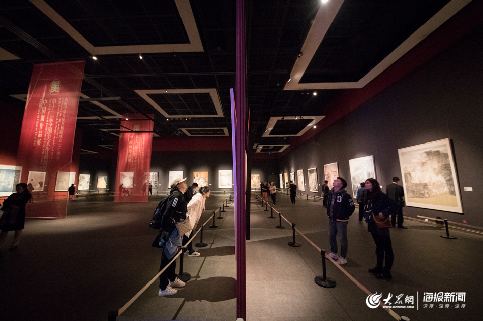 山东美术馆国展迎美术爱好者持续“打卡”