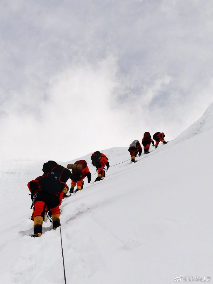 2020珠峰高程测量最新冲顶队员名单公布 预计27日凌晨冲顶