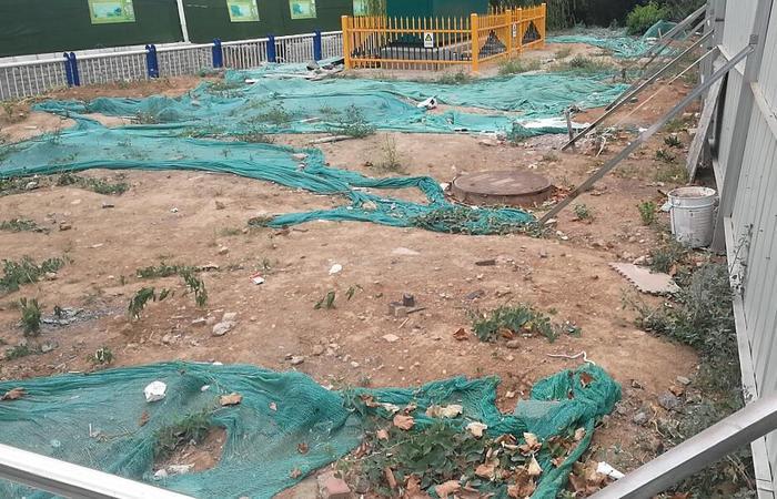 【啄木鸟在行动】高新区经十路与凤凰路路口向北约100米处渣土裸露