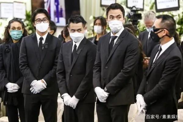 赌王遗体举行转交仪式|赌王遗体举行转交仪式！何猷龙捧遗照露面，二太三太四太都未出席
