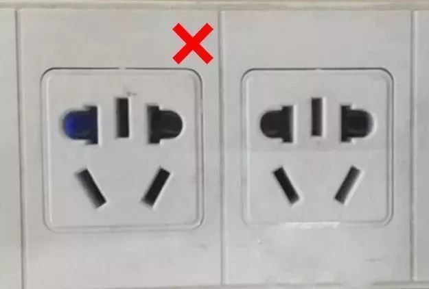 家里有这种插线板的赶紧扔！容易触电、引发火灾……