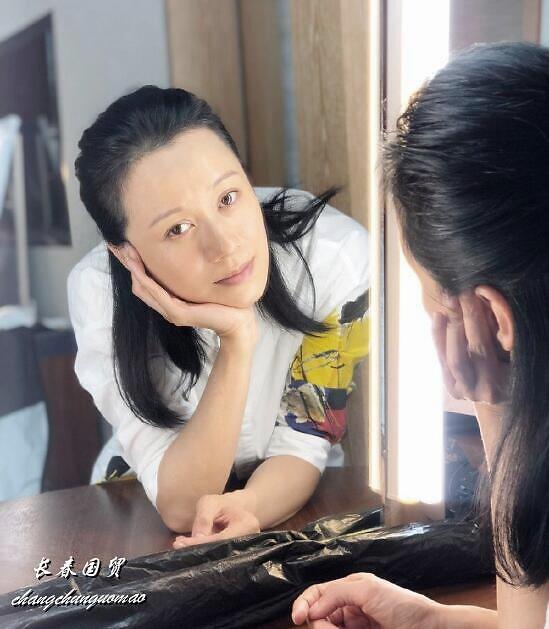 倪虹洁|42岁“祝无双”近照曝光，素颜出镜皮肤白皙细腻，颜值依然在线