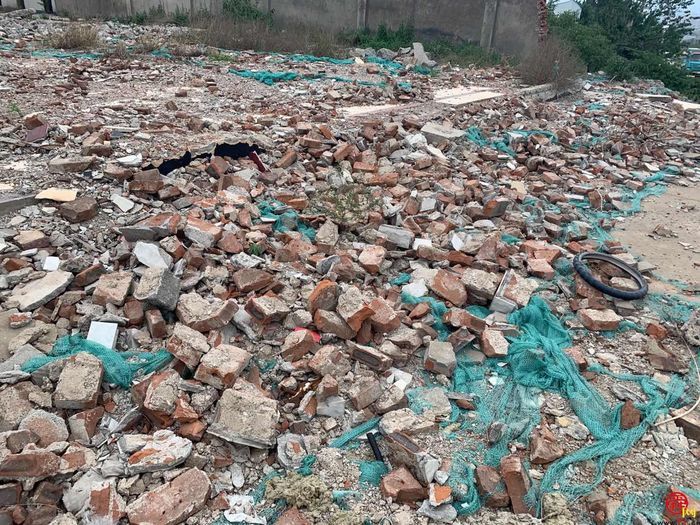 【啄木鸟在行动】赭山前路和工业二路交汇处附近建筑垃圾未覆盖